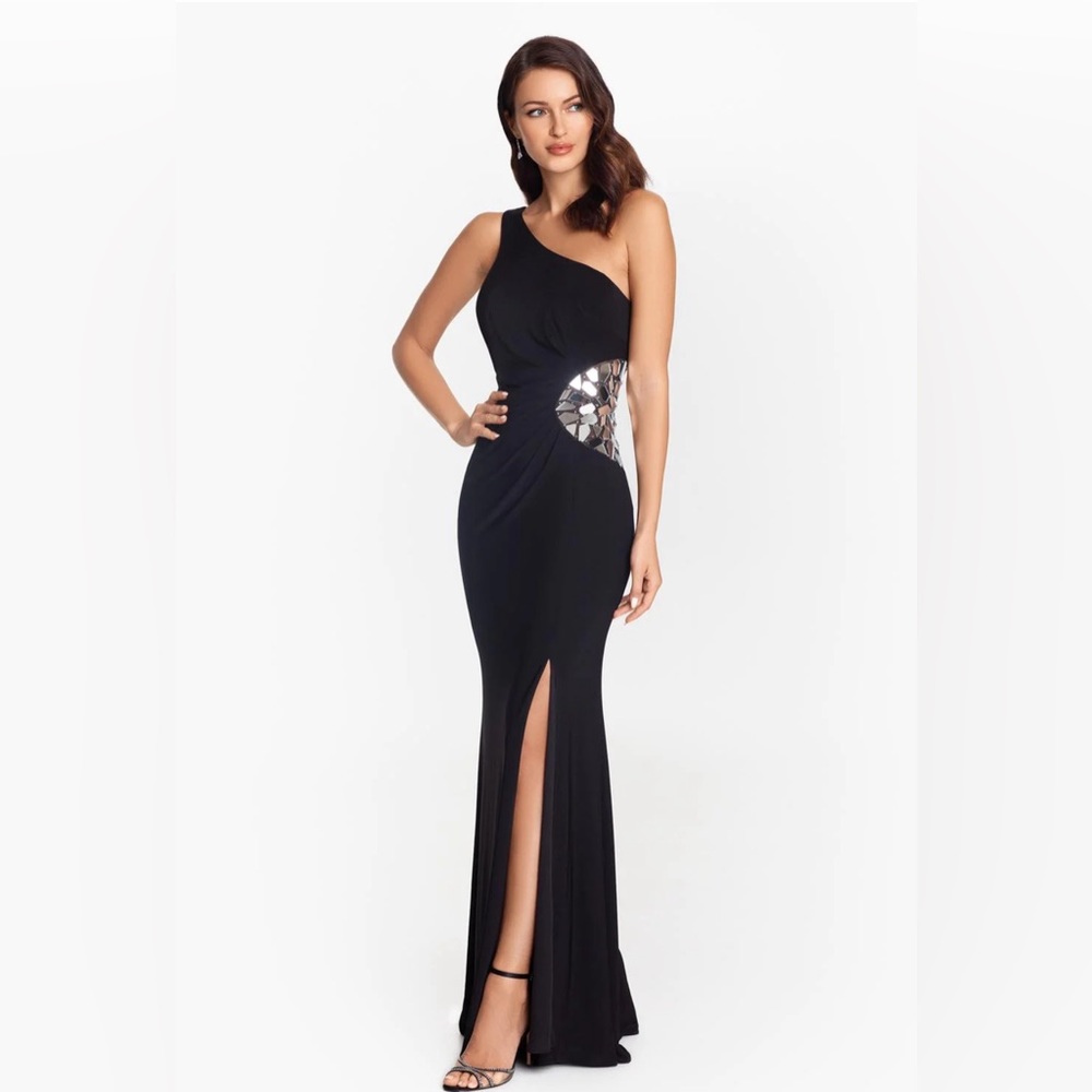 BROKEN GLASS ONE-SHOULDER TRUMPET GOWN IN BLACK/ SILVER